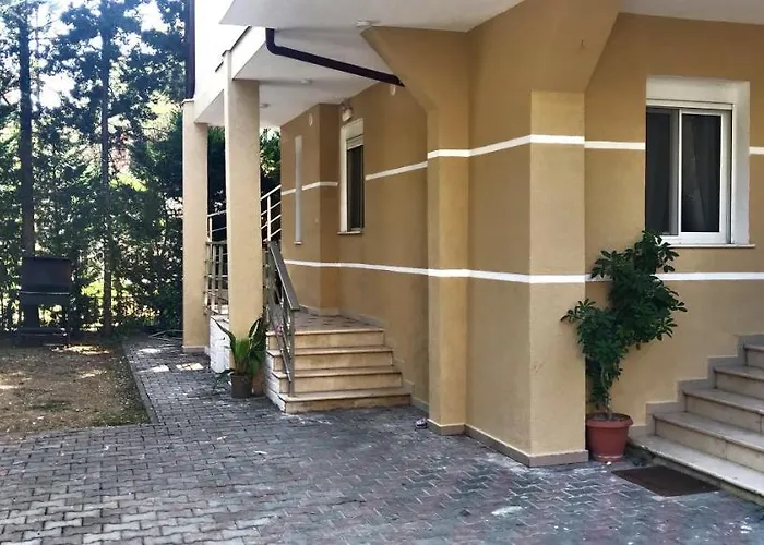 Seasons 3 * Golem (Tirana)