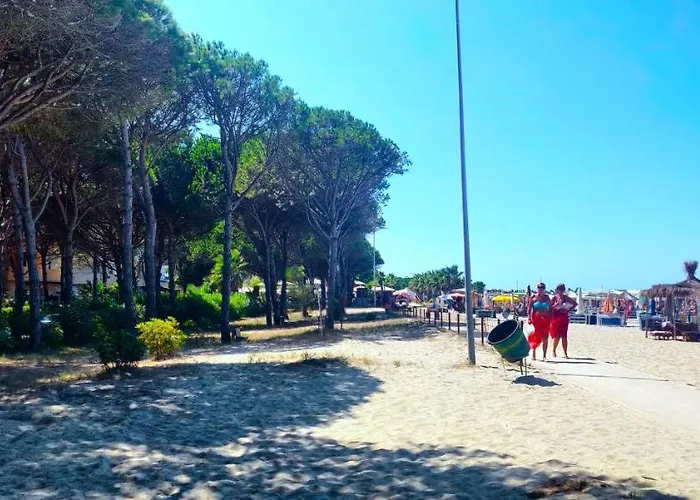 Seasons 3 Apartment Golem (Tirana)