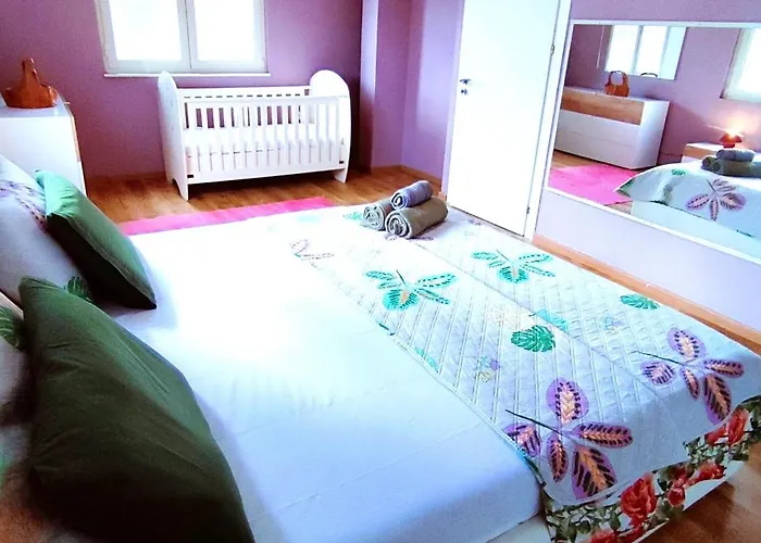 Apartment Seasons 3 *