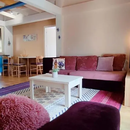 Seasons 3 * Golem (Tirana)